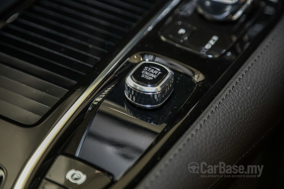 Volvo V60 Mk2 (2022) Interior