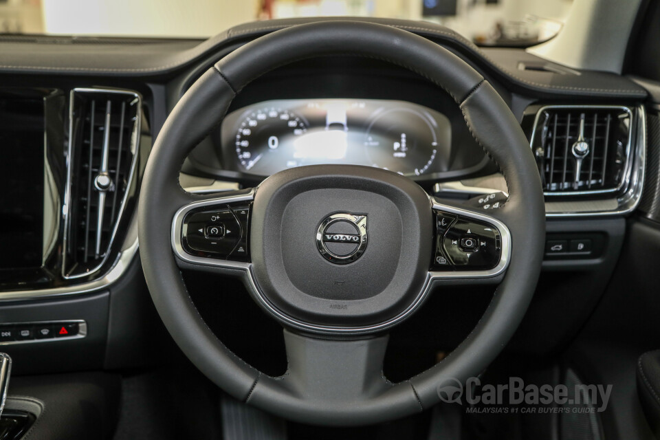 Volvo V60 Mk2 (2022) Interior