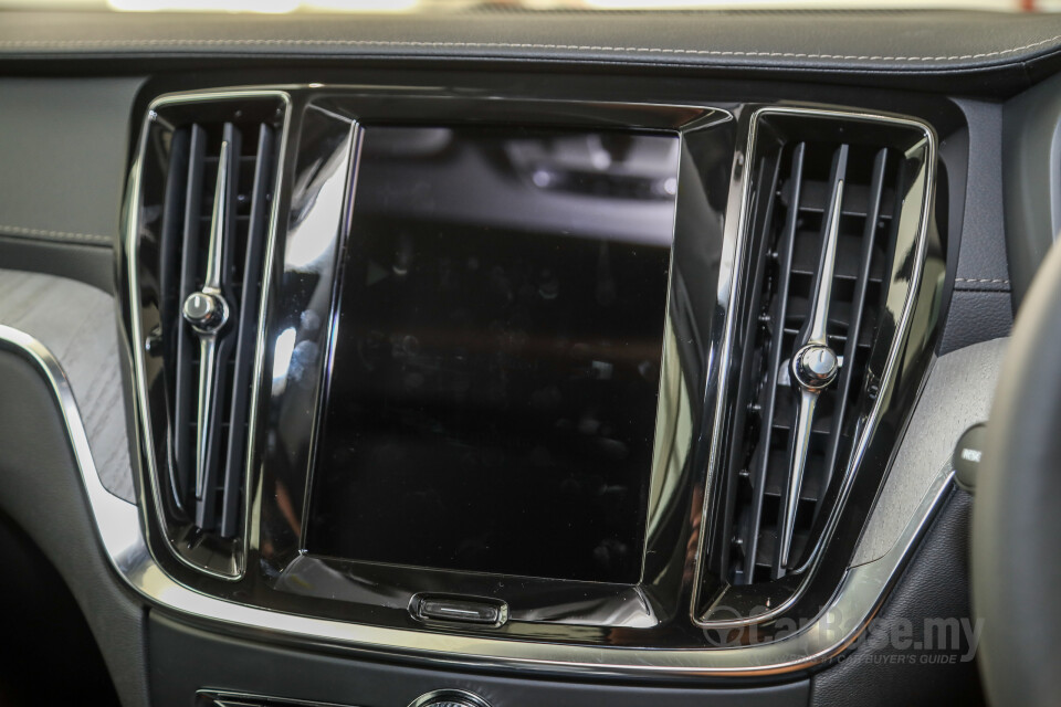 Volvo V60 Mk2 (2022) Interior