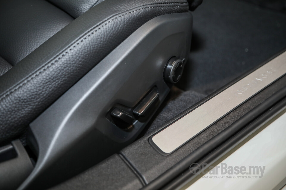 Volvo V60 Mk2 (2022) Interior