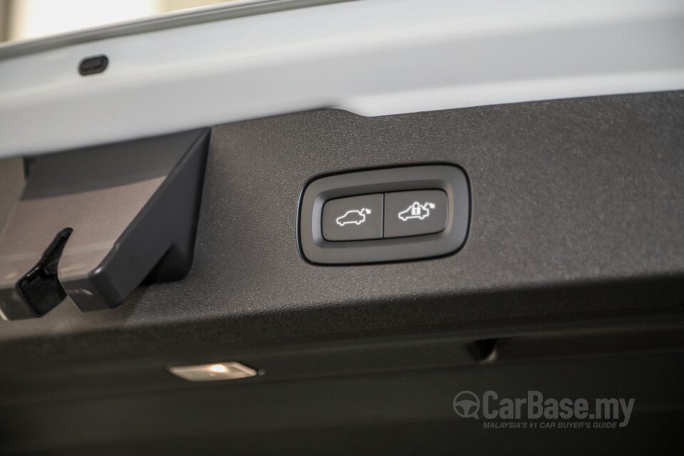 Volvo V60 Mk2 (2022) Interior