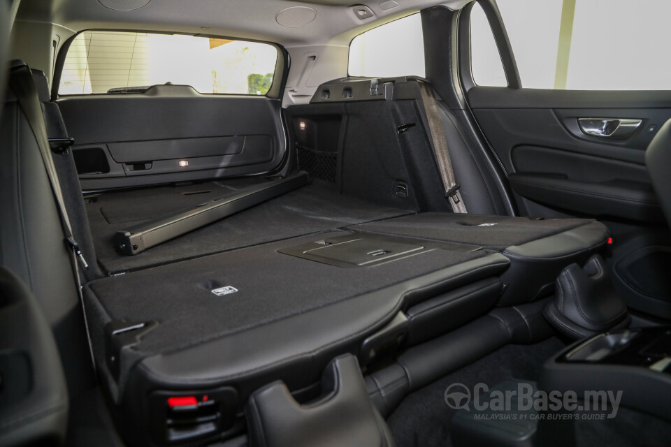 Volvo V60 Mk2 (2022) Interior