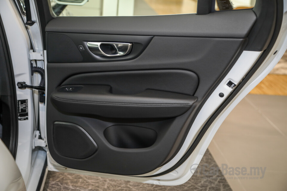 Volvo V60 Mk2 (2022) Interior