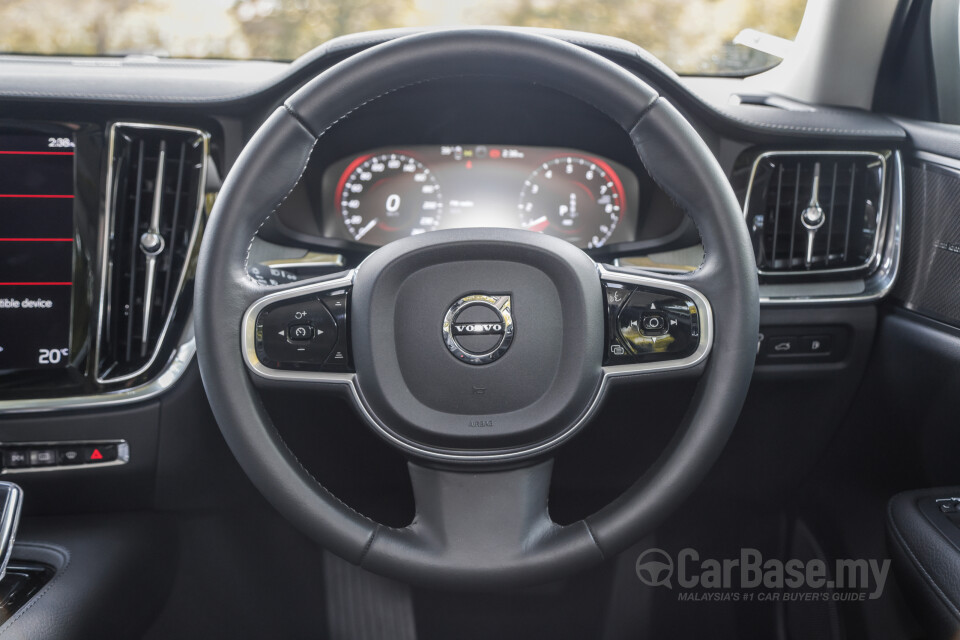 Volvo V60 Mk2 (2022) Interior