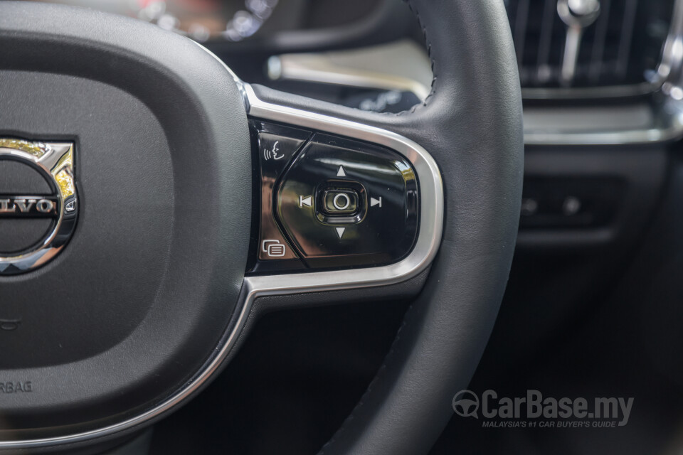 Volvo V60 Mk2 (2022) Interior