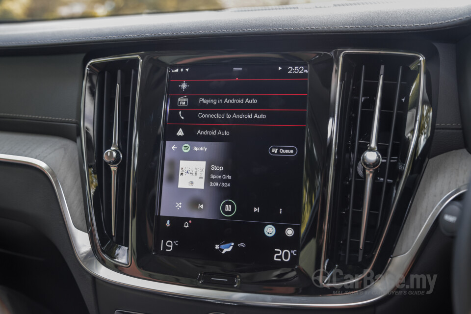 Volvo V60 Mk2 (2022) Interior