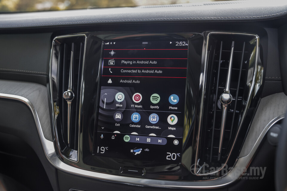 Volvo V60 Mk2 (2022) Interior