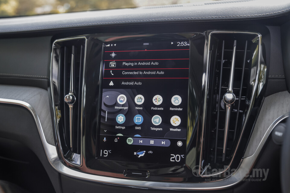 Volvo V60 Mk2 (2022) Interior