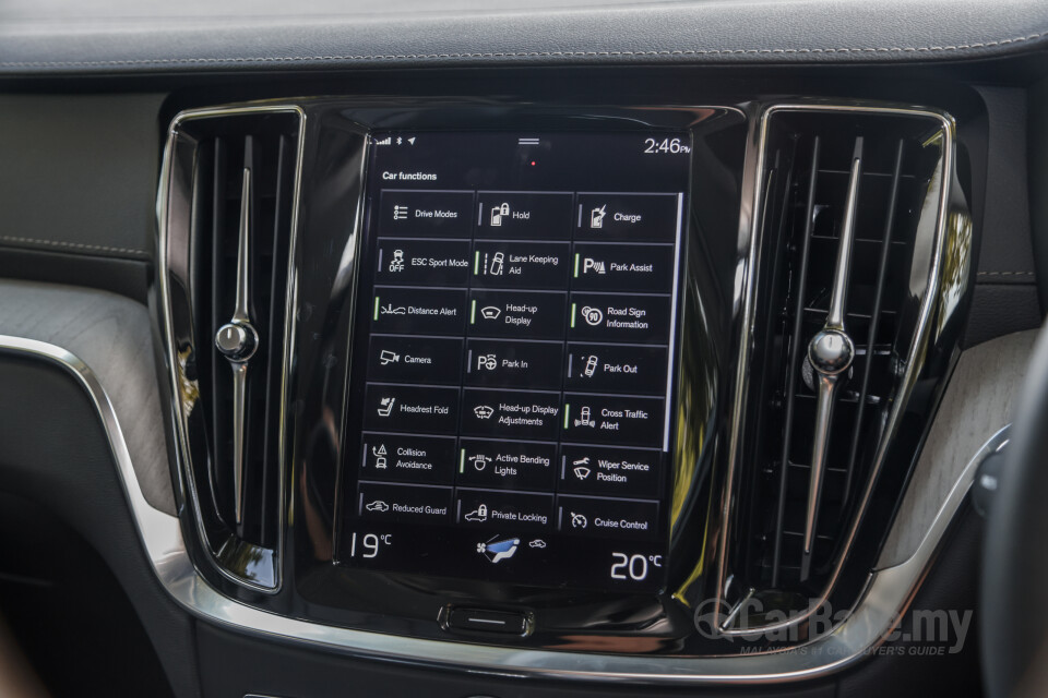 Volvo V60 Mk2 (2022) Interior