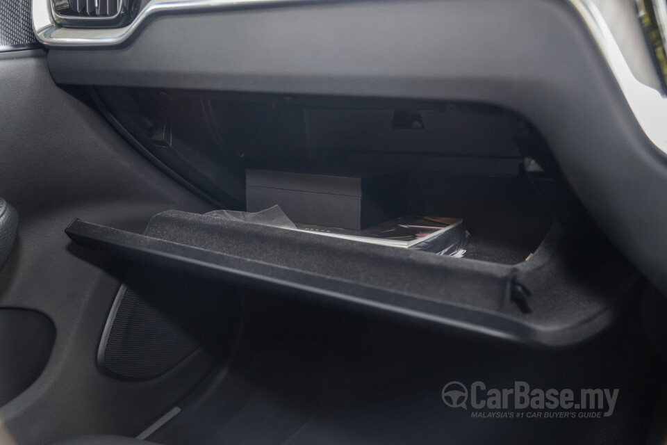 Volvo V60 Mk2 (2022) Interior