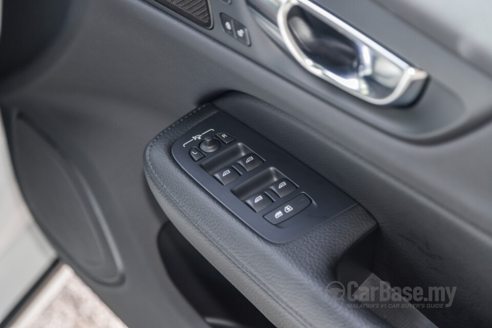 Volvo V60 Mk2 (2022) Interior