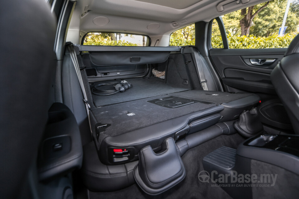 Volvo V60 Mk2 (2022) Interior