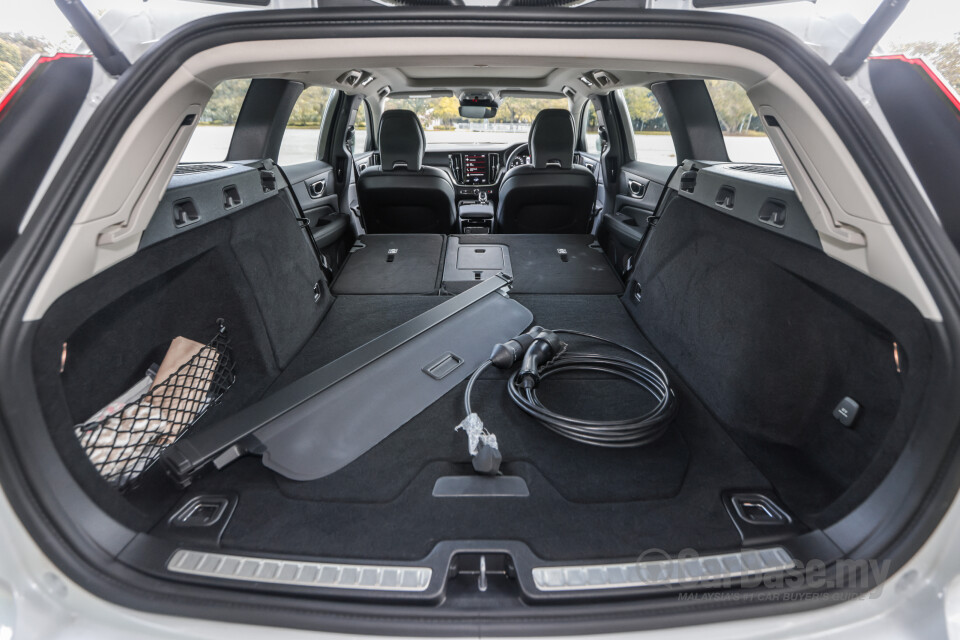 Volvo V60 Mk2 (2022) Interior