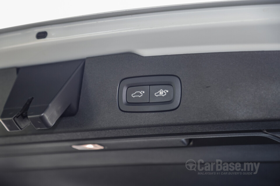 Volvo V60 Mk2 (2022) Interior