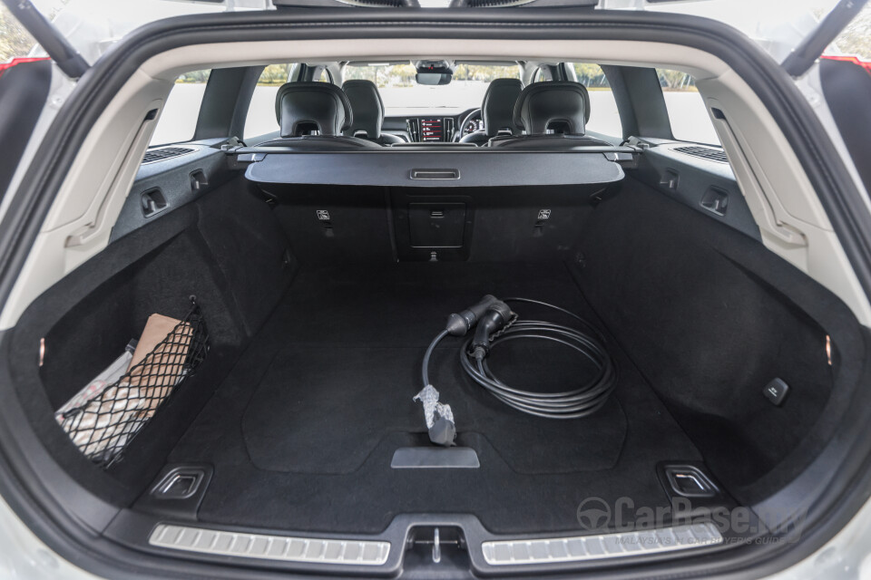 Volvo V60 Mk2 (2022) Interior