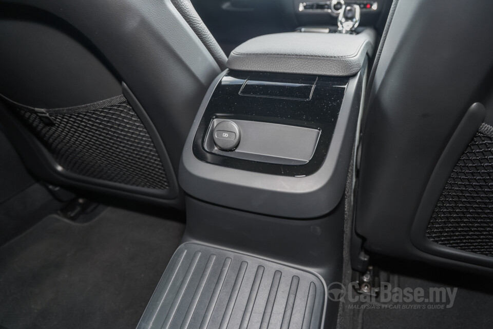 Volvo V60 Mk2 (2022) Interior