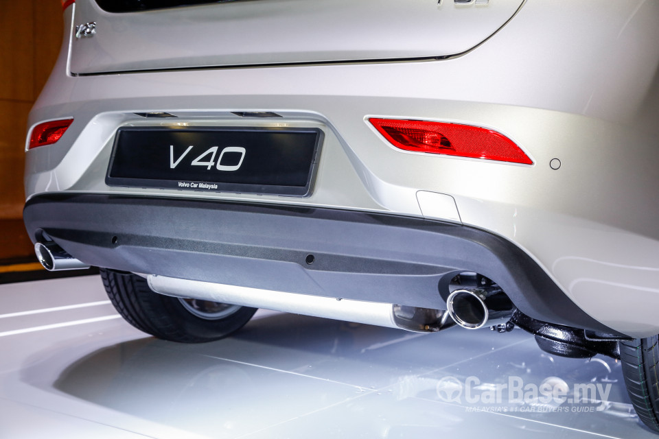 Volvo V40 Mk1 Facelift (2017) Exterior