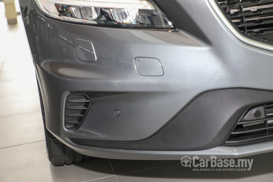 Volvo V40 Mk1 Facelift (2017) Exterior