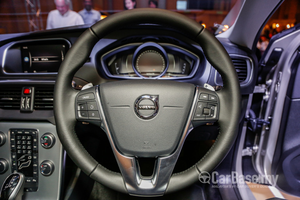 Volvo V40 Mk1 Facelift (2017) Interior