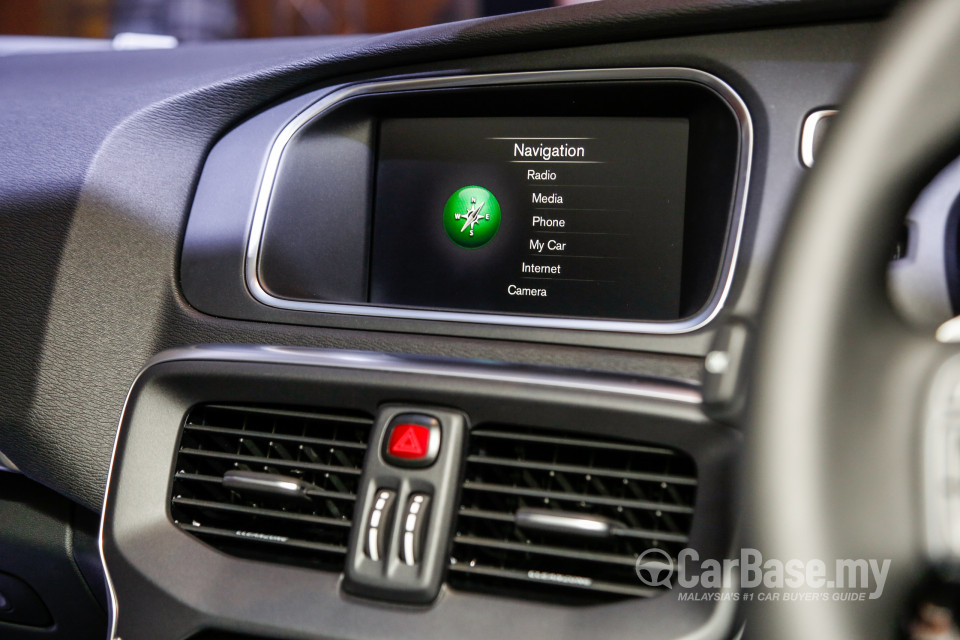 Volvo V40 Mk1 Facelift (2017) Interior
