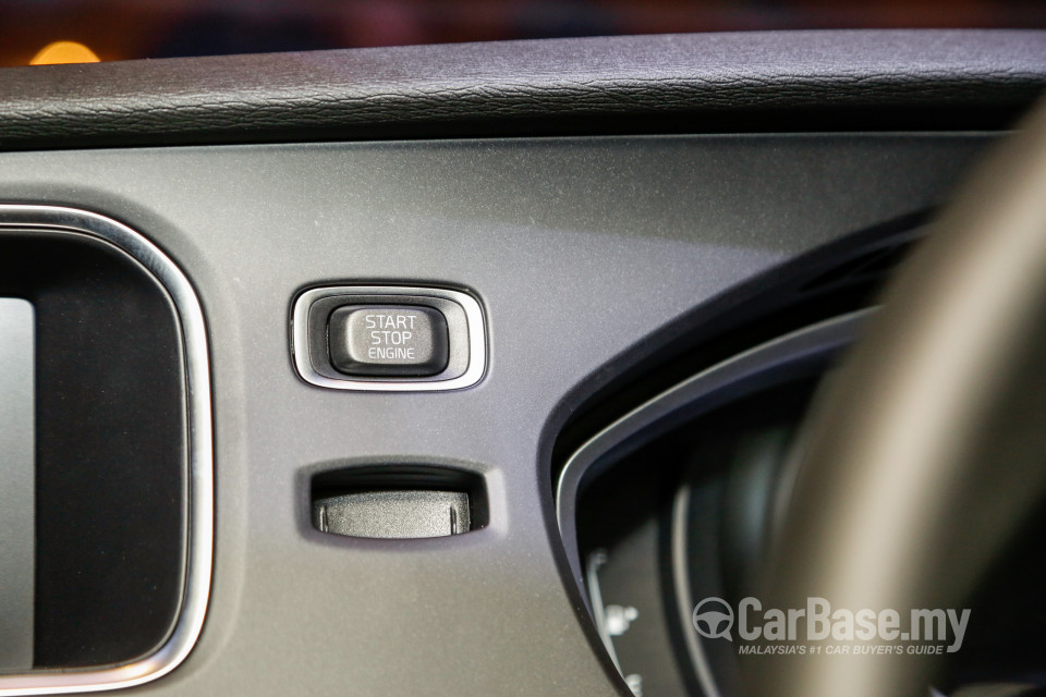 Volvo V40 Mk1 Facelift (2017) Interior