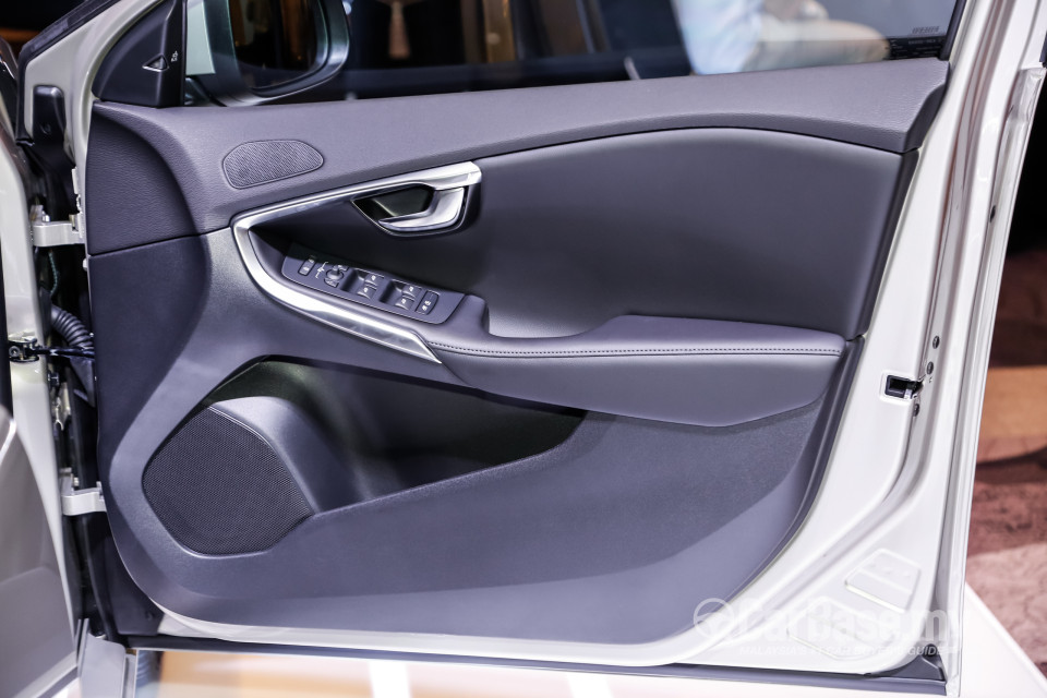 Volvo V40 Mk1 Facelift (2017) Interior