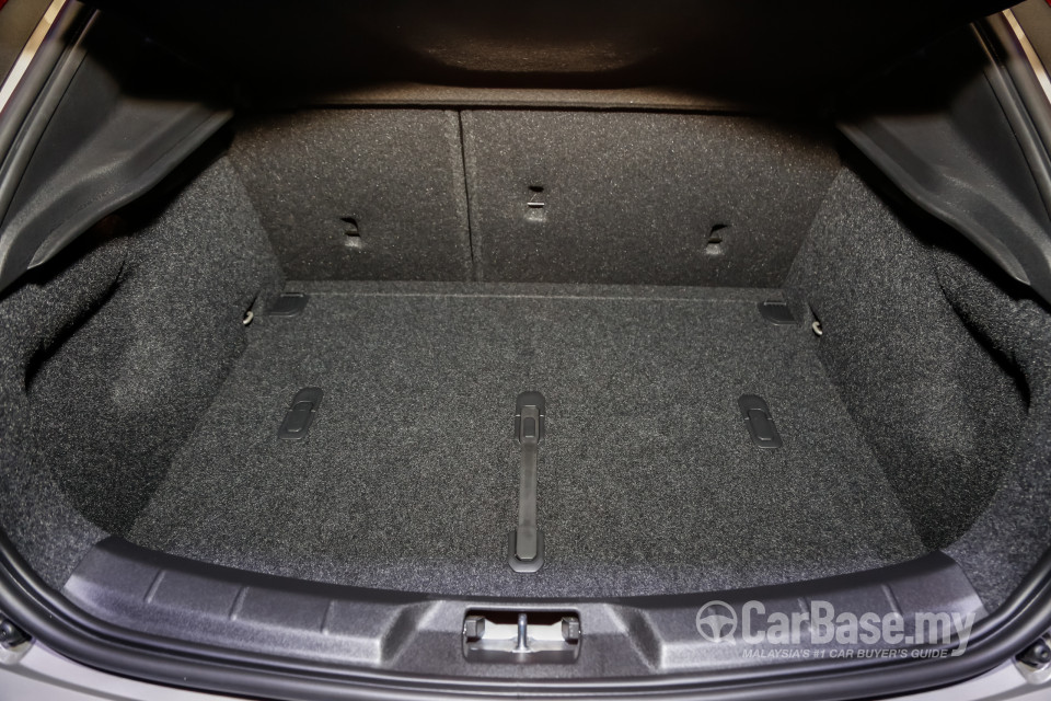 Volvo V40 Mk1 Facelift (2017) Interior
