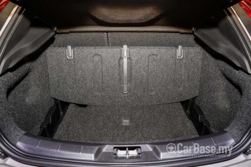 Volvo V40 Mk1 Facelift (2017) Interior