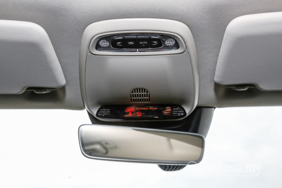 Volvo V40 Mk1 Facelift (2017) Interior