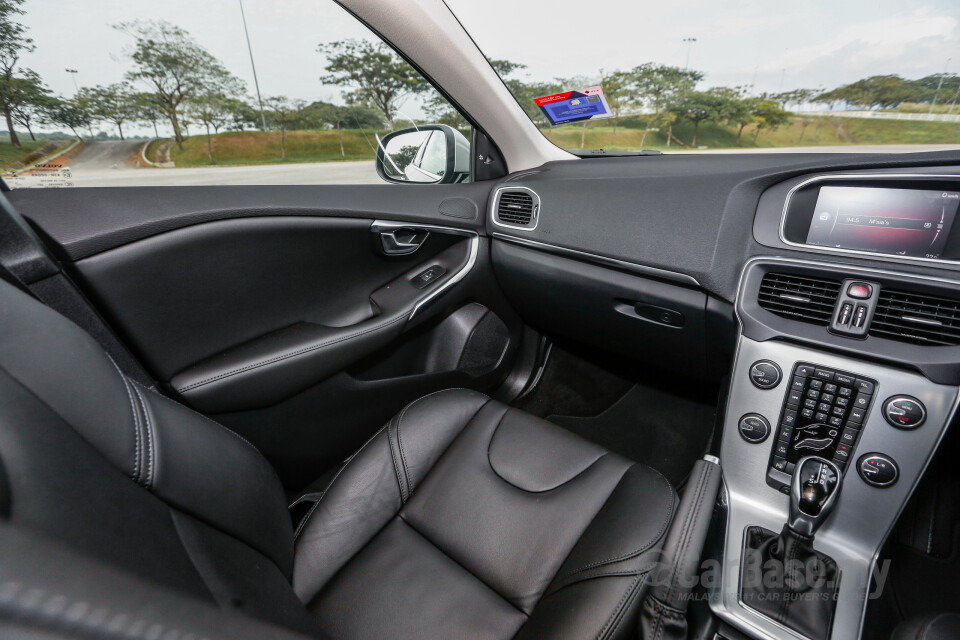 Nissan Navara D23 Facelift (2021) Interior