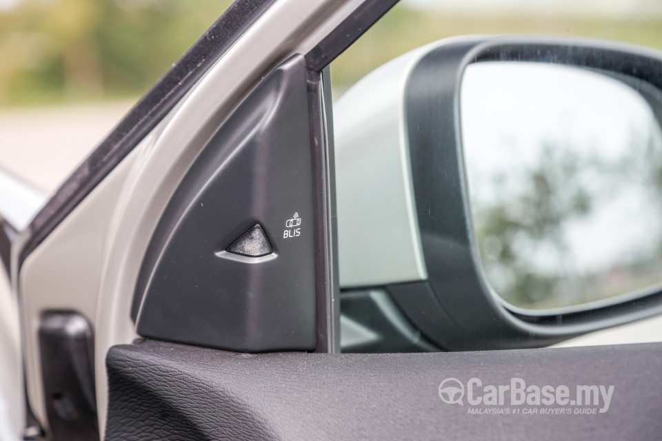 Volvo V40 Mk1 Facelift (2017) Interior