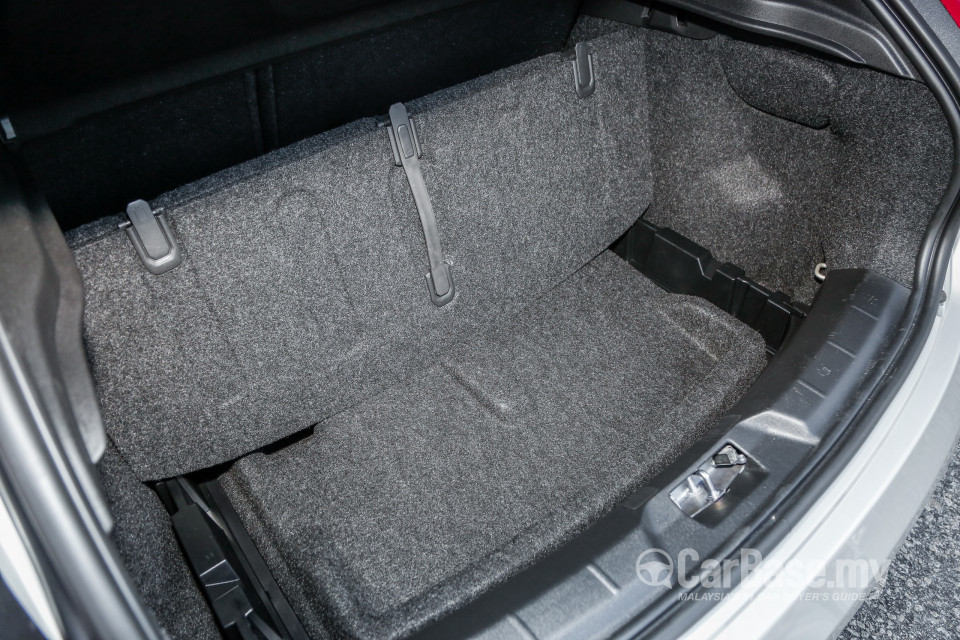 Volvo V40 Mk1 Facelift (2017) Interior