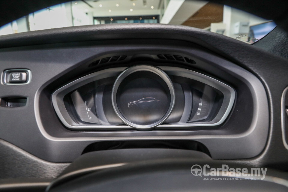 Volvo V40 Mk1 Facelift (2017) Interior