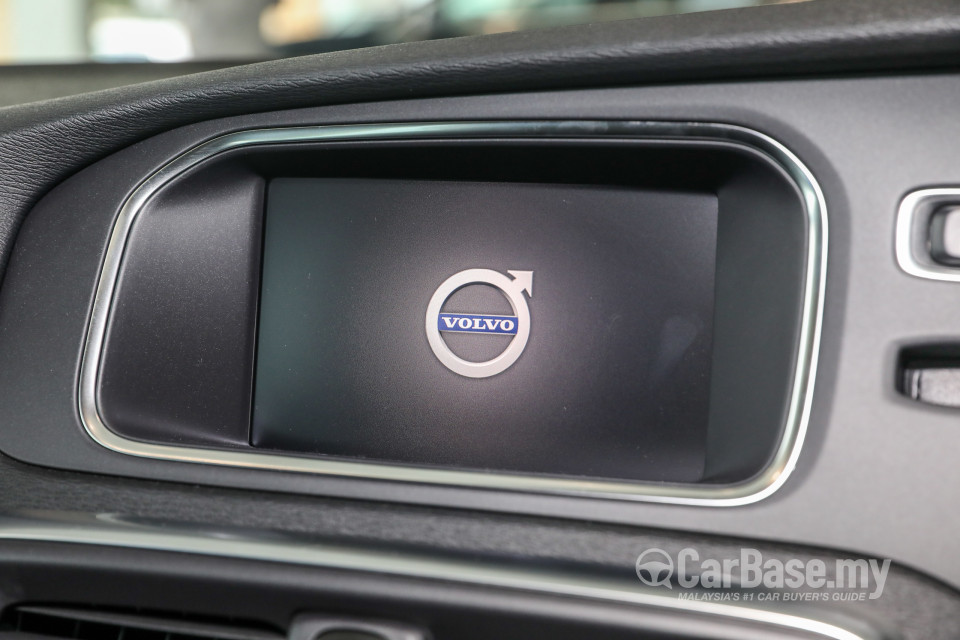 Volvo V40 Mk1 Facelift (2017) Interior