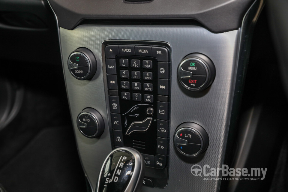 Volvo V40 Mk1 Facelift (2017) Interior