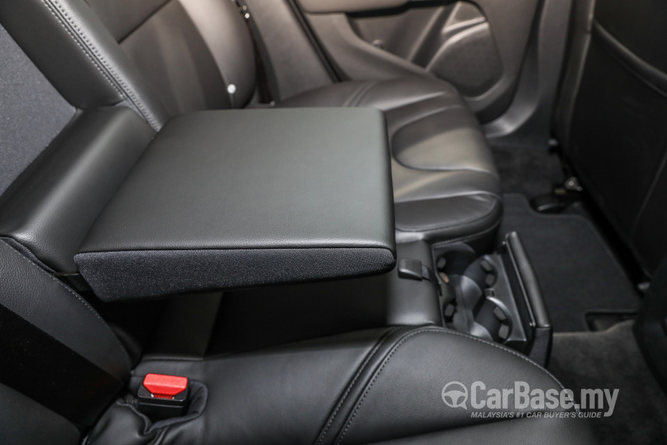 Volvo V40 Mk1 Facelift (2017) Interior