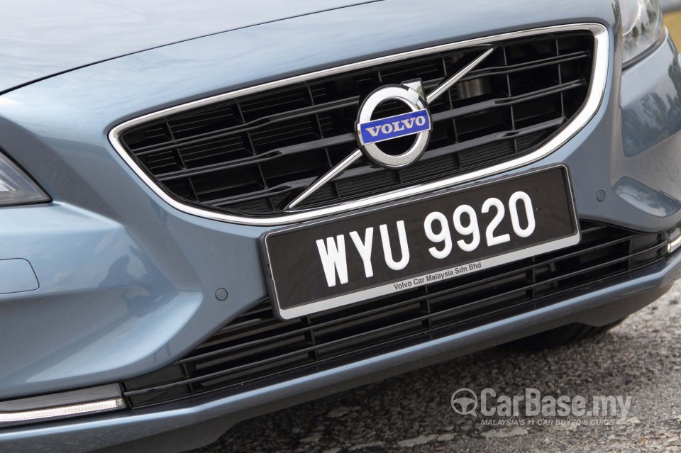 Volvo V40 Mk1 (2013) Exterior