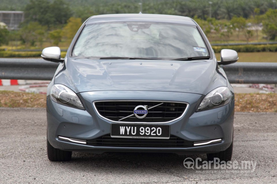 Volvo V40 Mk1 (2013) Exterior