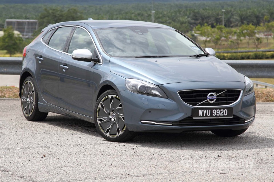 Volvo V40 Mk1 (2013) Exterior