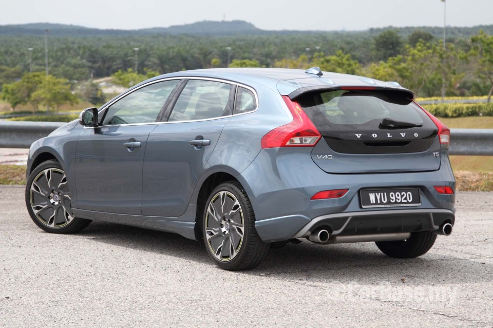Volvo V40 Mk1 (2013) Exterior