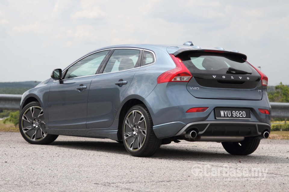 Volvo V40 Mk1 (2013) Exterior
