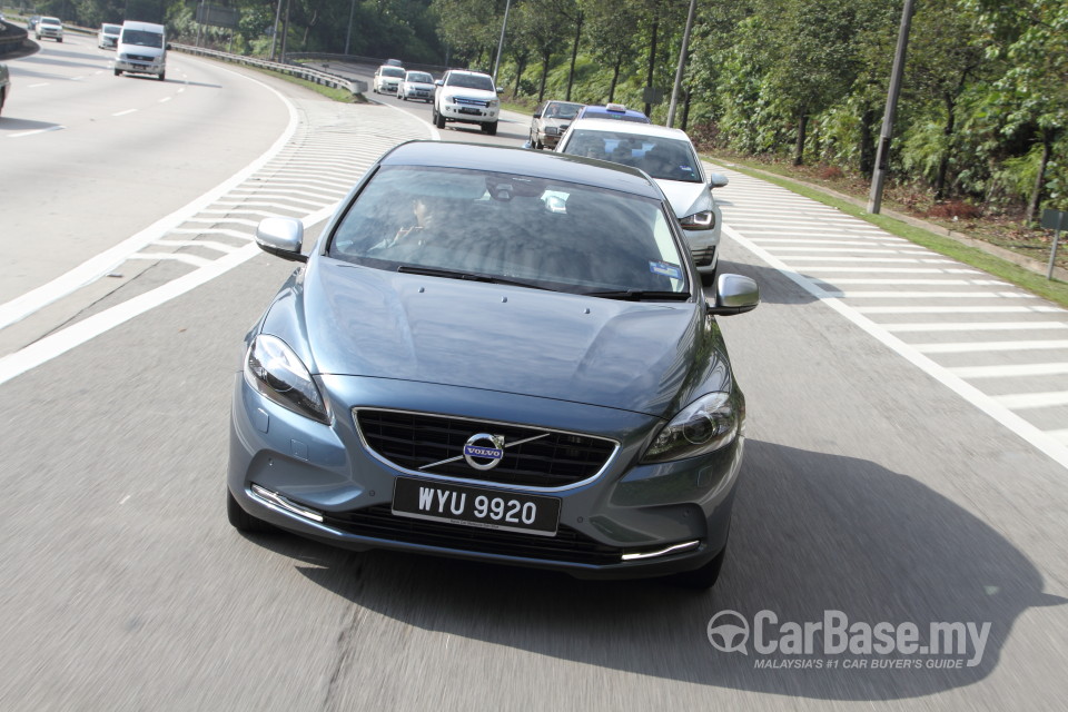 Volvo V40 Mk1 (2013) Exterior