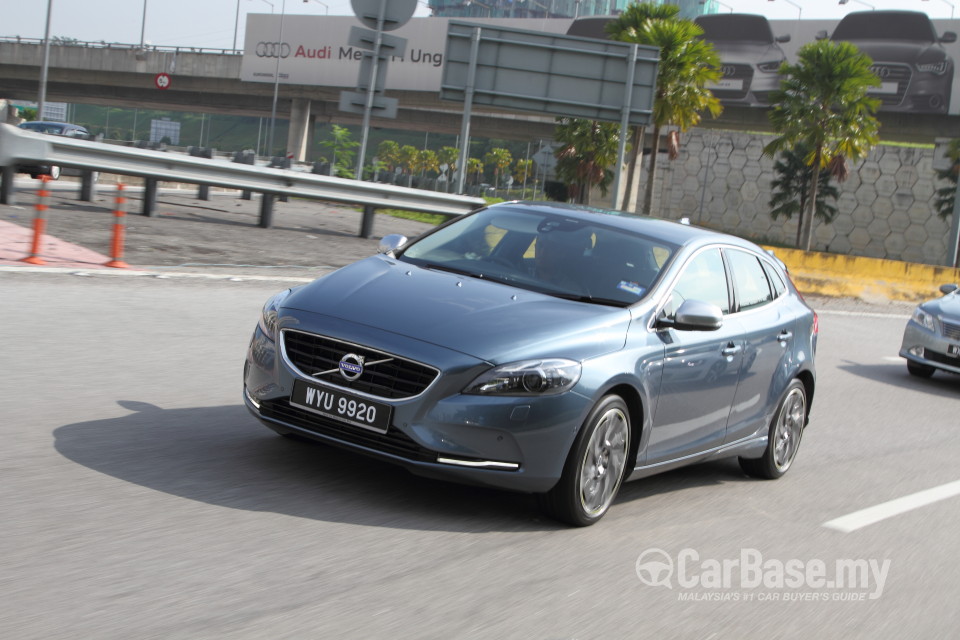 Volvo V40 Mk1 (2013) Exterior