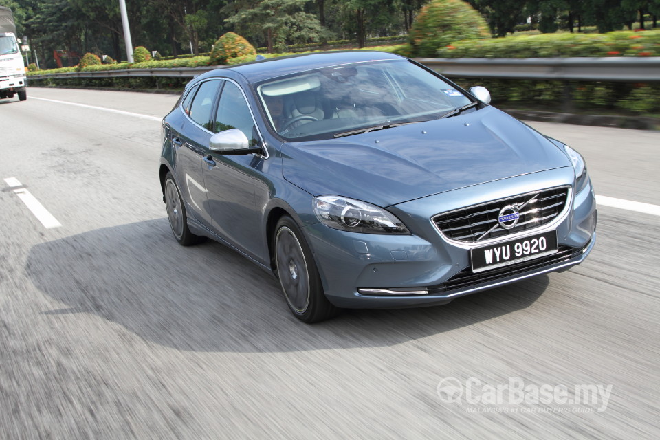 Volvo V40 Mk1 (2013) Exterior