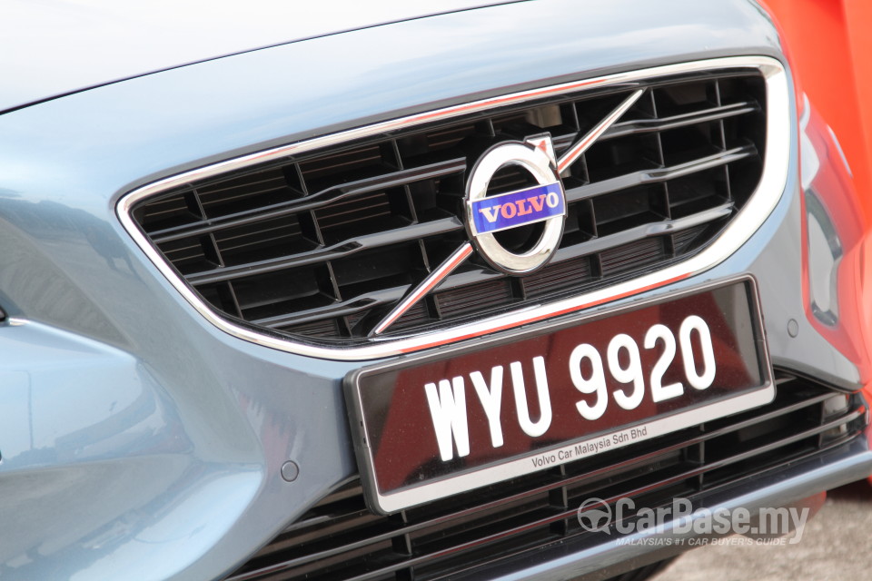 Volvo V40 Mk1 (2013) Exterior