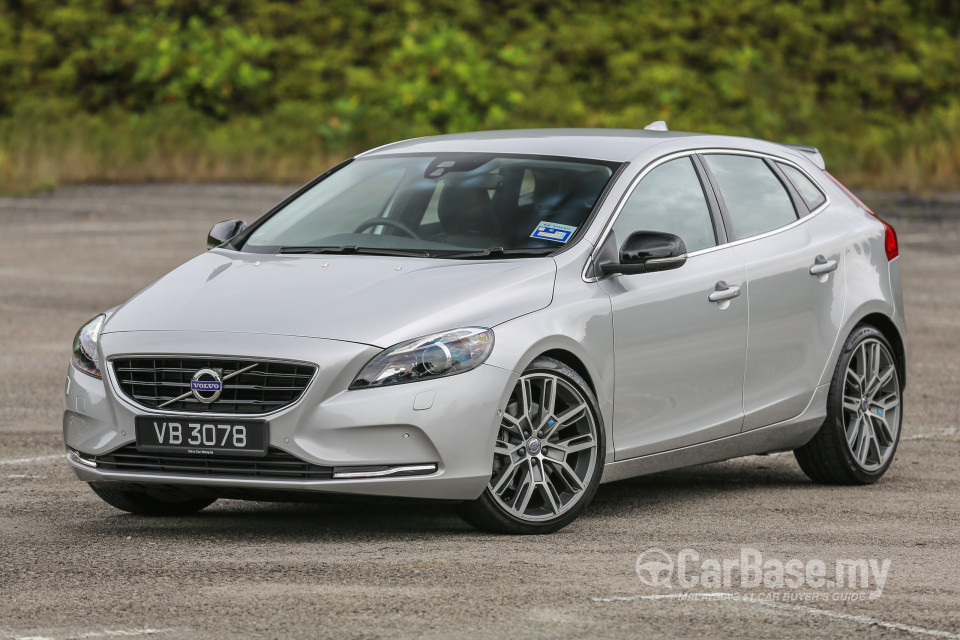 Volvo V40 Mk1 (2013) Exterior