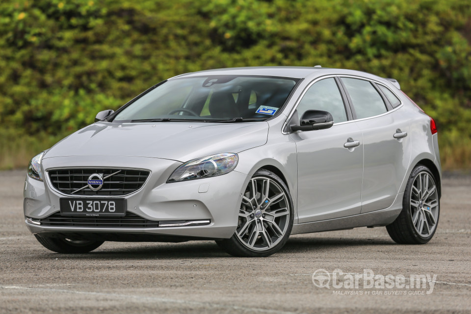 Volvo V40 Mk1 (2013) Exterior