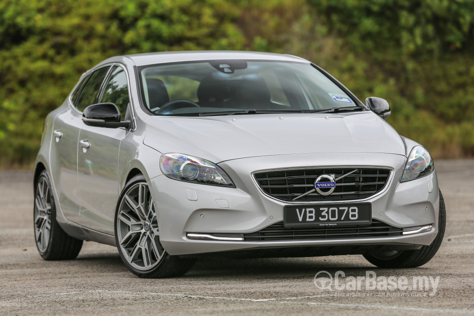 Volvo V40 Mk1 (2013) Exterior