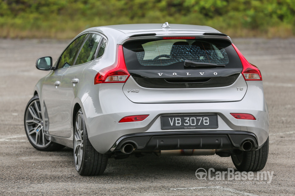 Volvo V40 Mk1 (2013) Exterior
