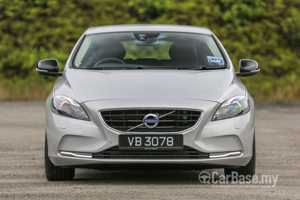 Volvo V40 Mk1 (2013) Exterior